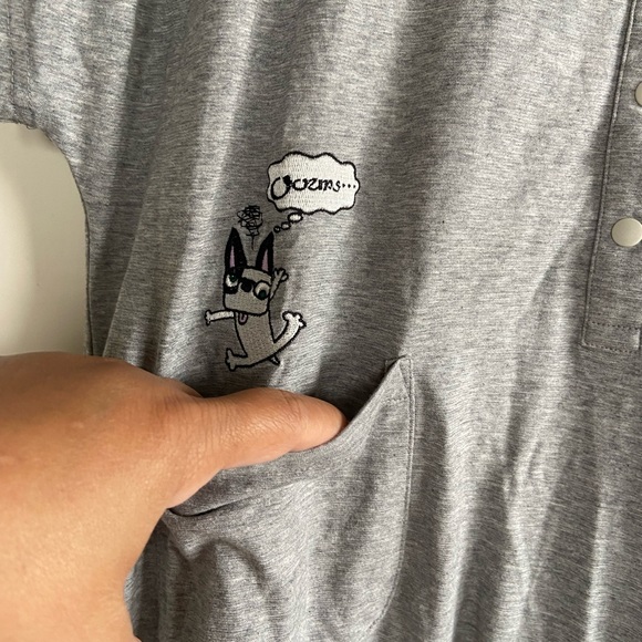 1- M. U. SPORTS Gray Embroidered Tunic Top - Picture 2 of 10